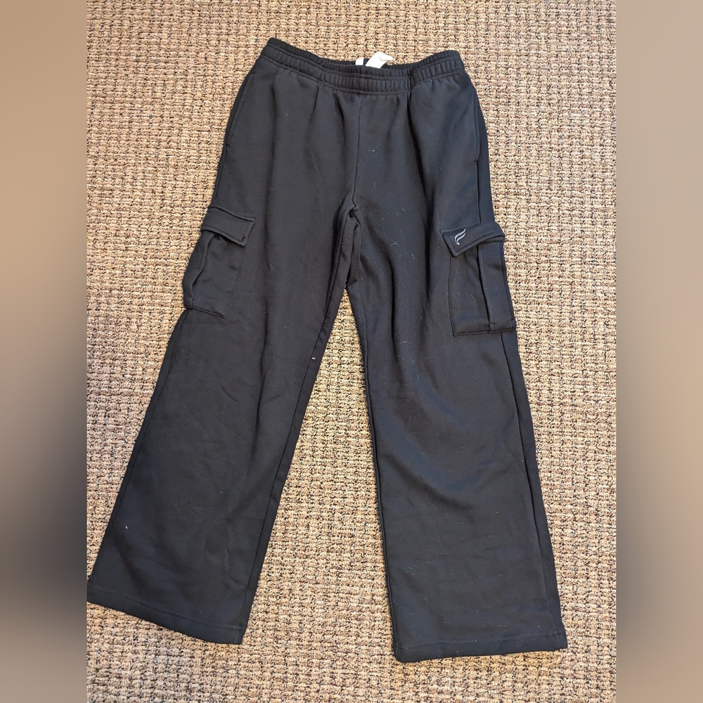 Fabletics cozy fleece wide leg cargo, size Large